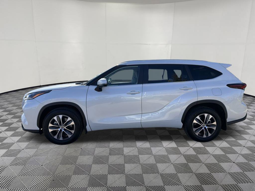 Used 2026 Toyota Highlander XLE AWD/4WD image 4
