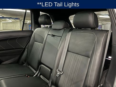 Certified 2022 Volkswagen Tiguan SE R-Line image 20