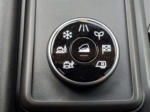 Used 2025 Nissan Pathfinder S AWD/4WD image 22