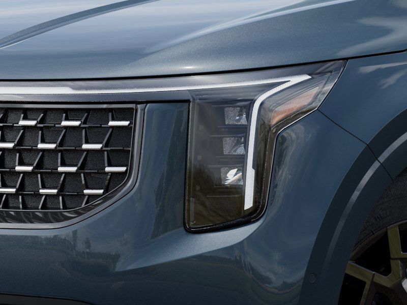 New 2025 Kia Carnival SX w/ SX Dark Edition Package FWD image 10