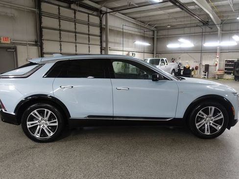 Used 2024 Cadillac Lyriq Tech AWD/4WD image 8