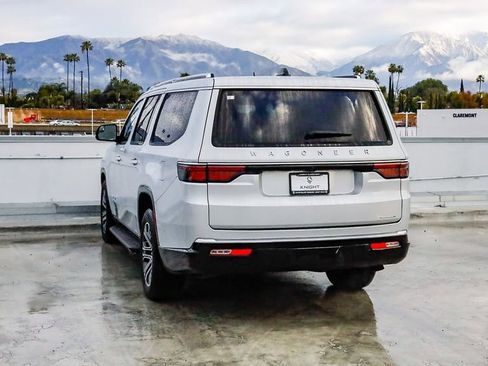 Used 2024 Jeep Wagoneer L Series II w/ Flexible Seating Group image 7