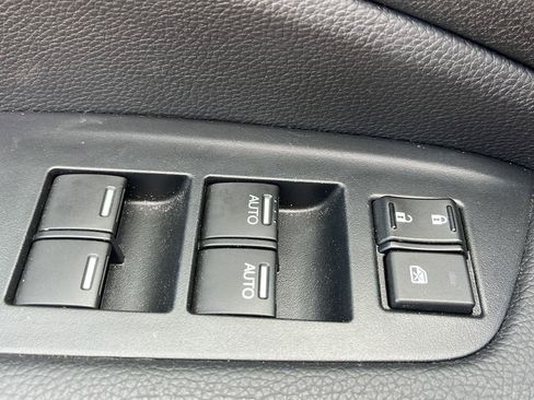 Used 2021 Honda Pilot Touring image 4