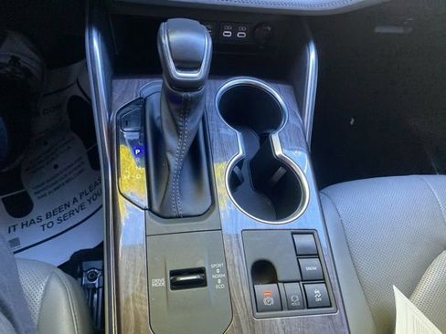 Used 2023 Toyota Highlander Limited image 27