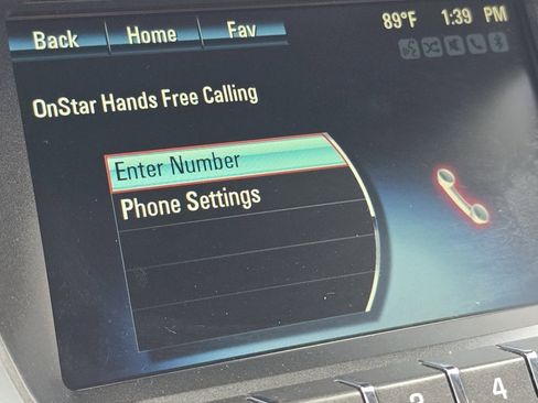 Used 2017 Chevrolet Equinox Premier w/ Enhanced Convenience Package image 7