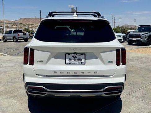 Used 2022 Kia Sorento SX Prestige w/ Panoramic Sunroof Package AWD/4WD image 5