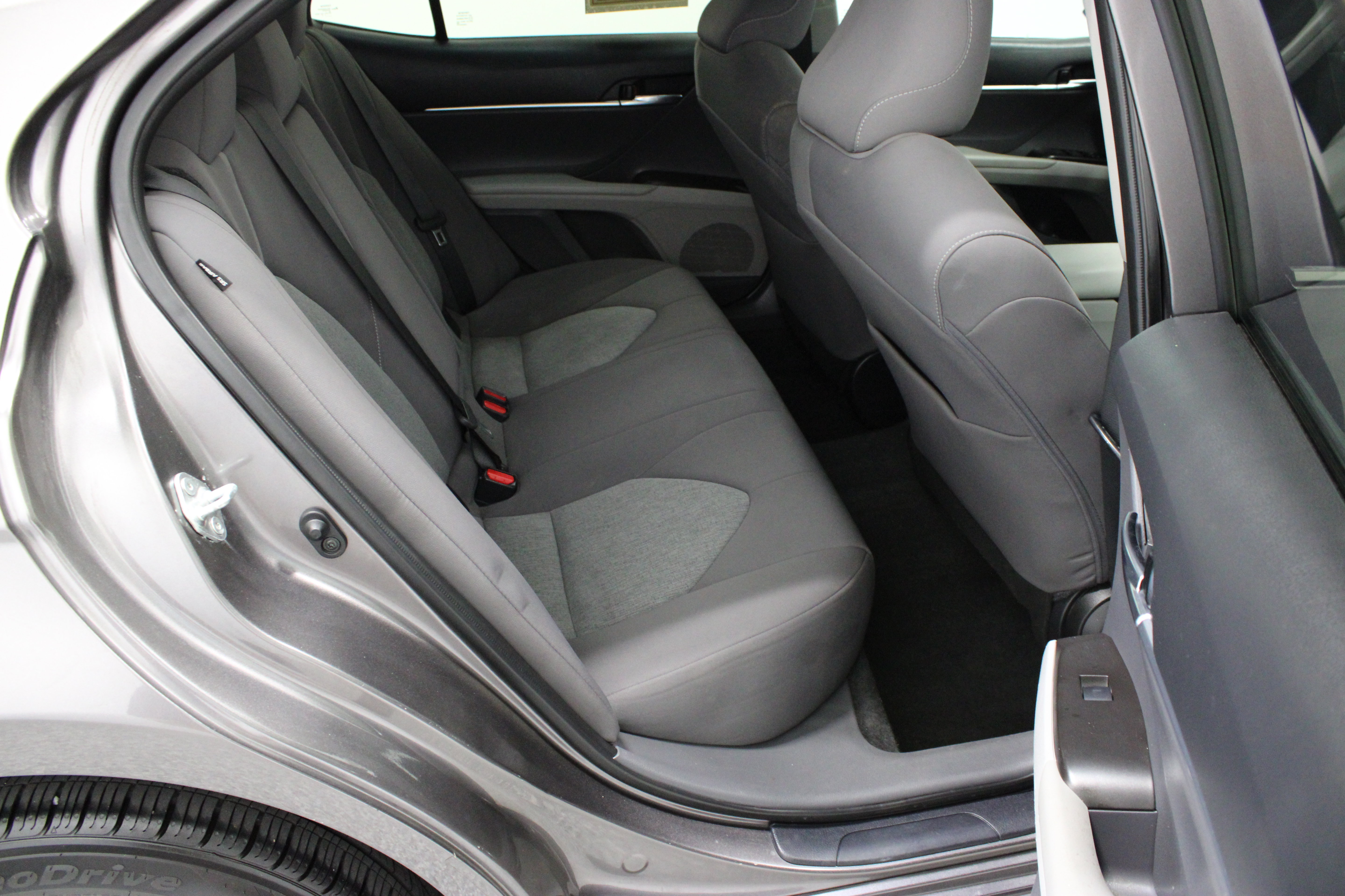 Used 2022 Toyota Camry LE FWD image 31