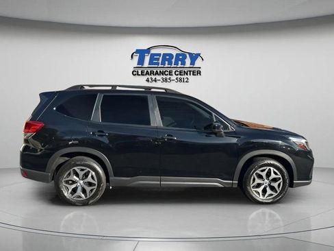 Used 2021 Subaru Forester Premium image 1