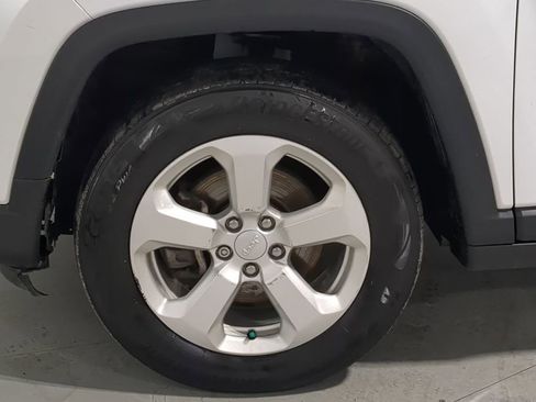 Used 2022 Jeep Compass Latitude image 21