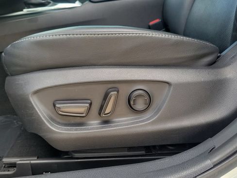 Used 2020 Toyota Camry XSE FWD image 16