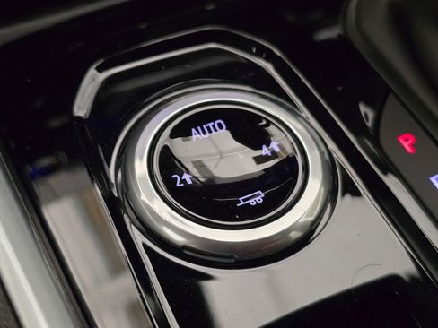 New 2025 Chevrolet Colorado LT w/ LT Convenience Package image 19