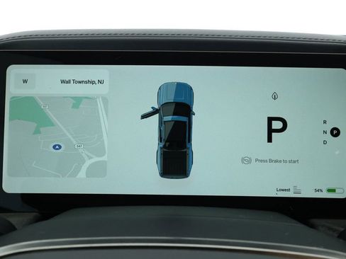 Used 2022 Rivian R1T Adventure image 13