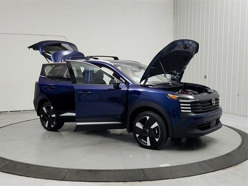 New 2026 Nissan Kicks SR image 9