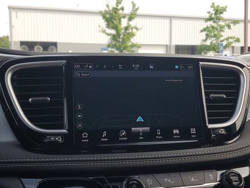 New 2026 Chrysler Pacifica Limited w/ S Appearance Package FWD image 28