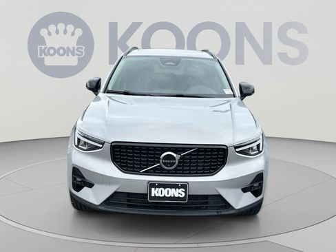 Used 2023 Volvo XC40 B5 Plus w/ Protection Package Premier AWD/4WD image 4