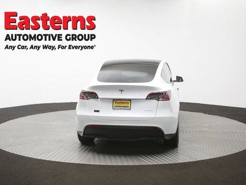 Used 2021 Tesla Model Y Long Range AWD/4WD image 32