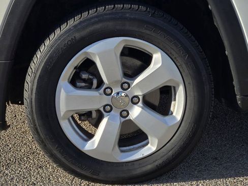 Used 2021 Jeep Compass Latitude image 12