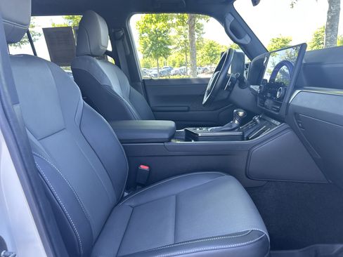 Used 2024 Lexus GX 550 w/ Cold Area Package AWD/4WD image 31