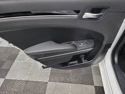 Used 2023 Chrysler 300 Touring w/ Sport Appearance Package RWD image 16
