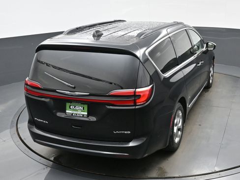 Used 2022 Chrysler Pacifica Limited FWD image 40