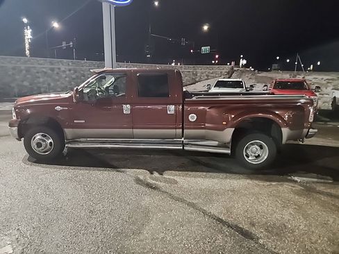 Used 2006 Ford F350 King Ranch image 3