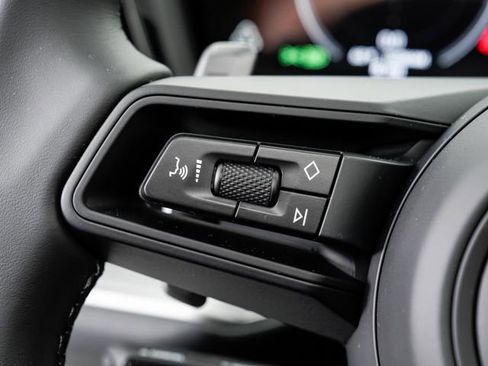 New 2026 Porsche Cayenne image 12