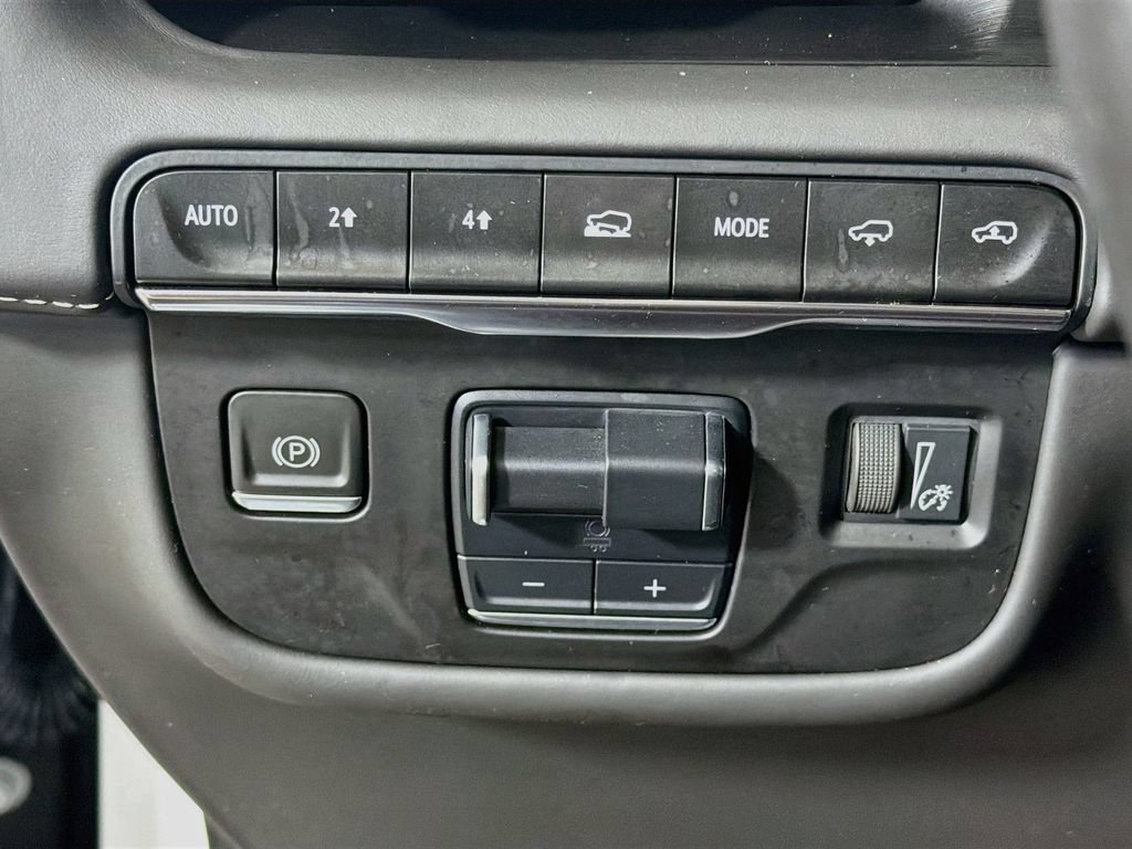 Used 2024 Cadillac Escalade Sport Platinum w/ LPO, ONYX Package AWD/4WD image 12