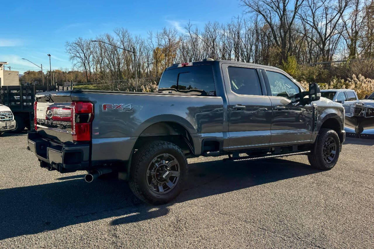 Used 2024 Ford F350 Lariat w/ Sport Appearance Package AWD/4WD image 3