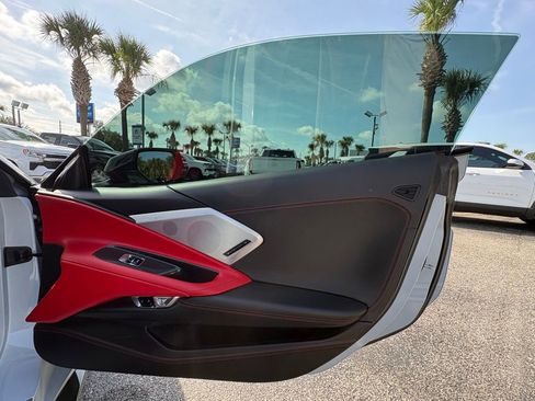 Used 2021 Chevrolet Corvette Stingray Premium Conv w/ Z51 Performance Package RWD image 32