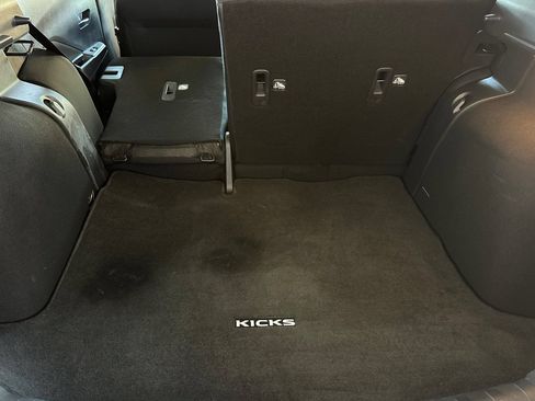 Used 2022 Nissan Kicks SV w/ Interior Electronics Package FWD image 14