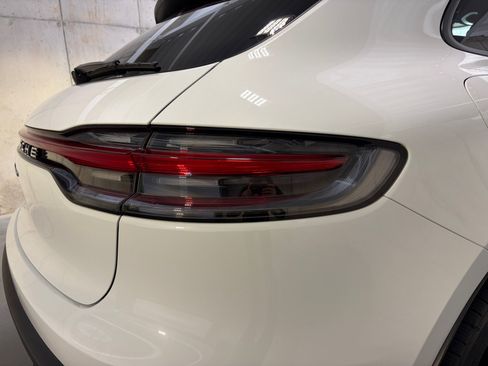 Used 2023 Porsche Macan AWD/4WD image 15