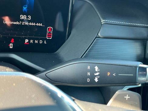 Used 2025 GMC Acadia Elevation image 25