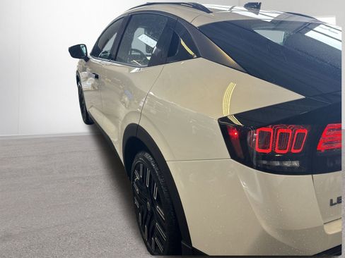 New 2026 Nissan Leaf Platinum+ w/ Cargo Package (Platinum+) image 32