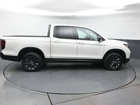Used 2025 Honda Ridgeline Sport image 7