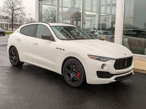 Used 2019 Maserati Levante S image 9