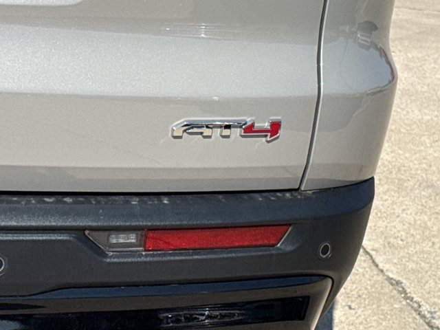 Used 2026 GMC Acadia AT4 w/ Luxury Package AWD/4WD image 11