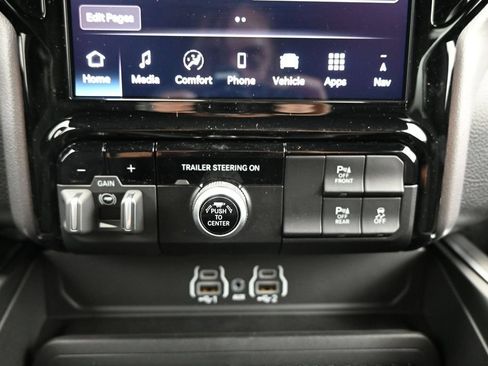 New 2026 RAM 1500 Big Horn AWD/4WD image 18