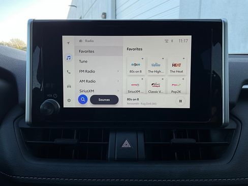 Used 2025 Toyota RAV4 XLE image 31