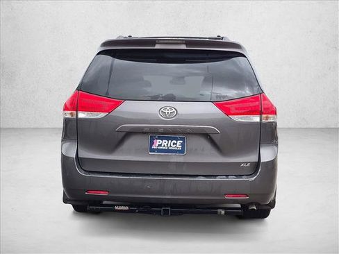 Used 2013 Toyota Sienna XLE FWD image 6