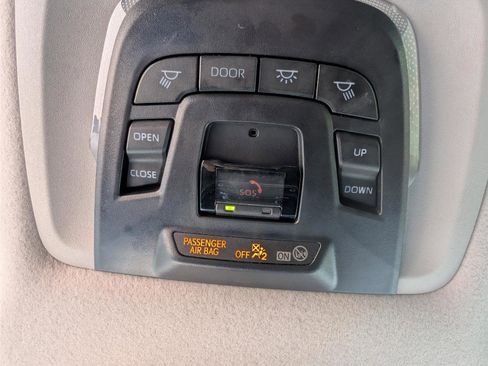 Used 2024 Toyota Corolla Cross XLE w/ Convenience Package image 20