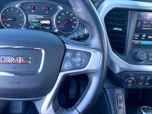 Used 2018 GMC Acadia SLT image 21