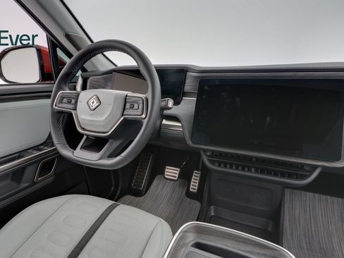 Used 2023 Rivian R1S Adventure AWD/4WD image 25