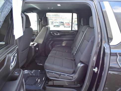 Used 2021 GMC Yukon XL SLE image 32
