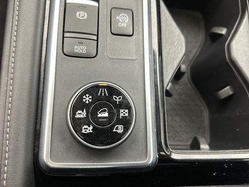 Used 2023 Nissan Pathfinder SL w/ SL Premium Package AWD/4WD image 21