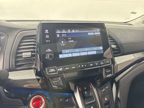 Used 2023 Honda Odyssey Elite image 7