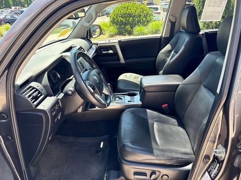 Used 2022 Toyota 4Runner Limited AWD/4WD image 23