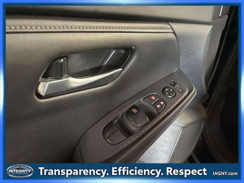 Certified 2024 Nissan Sentra SV FWD image 17