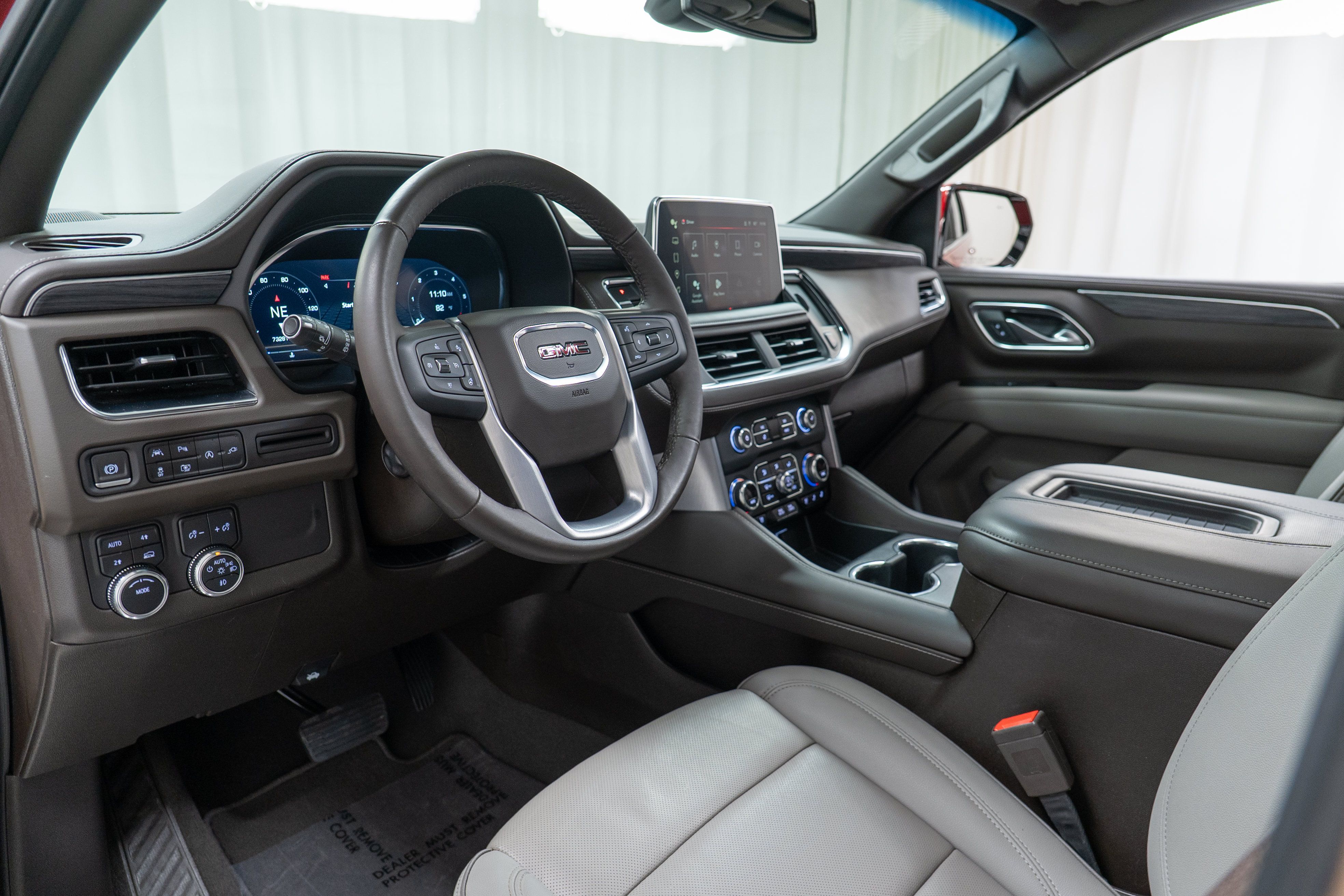 Used 2022 GMC Yukon SLT w/ SLT Premium Package AWD/4WD image 12