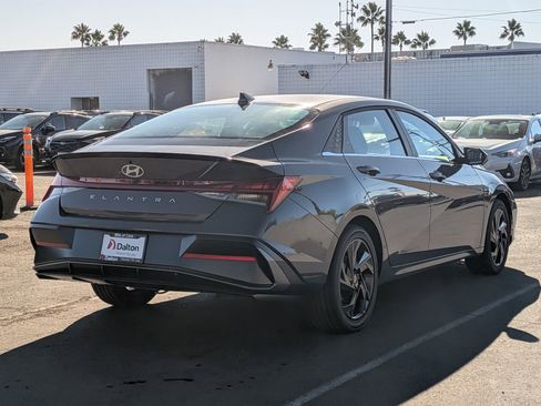 New 2026 Hyundai Elantra SEL Sport Premium FWD image 4