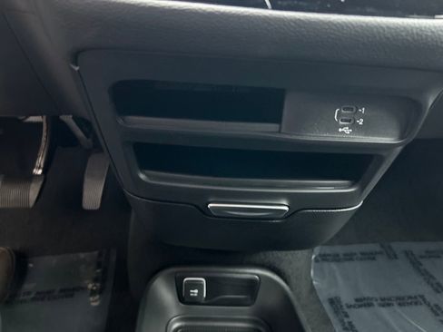 New 2026 Chrysler Pacifica Select image 19